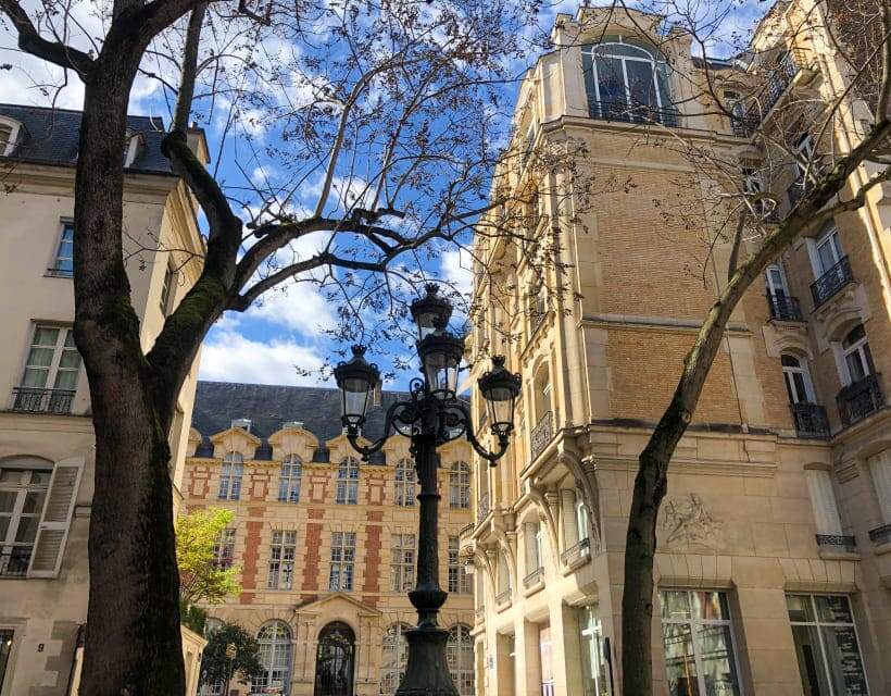 Découvrez la maison Les Deux Magots